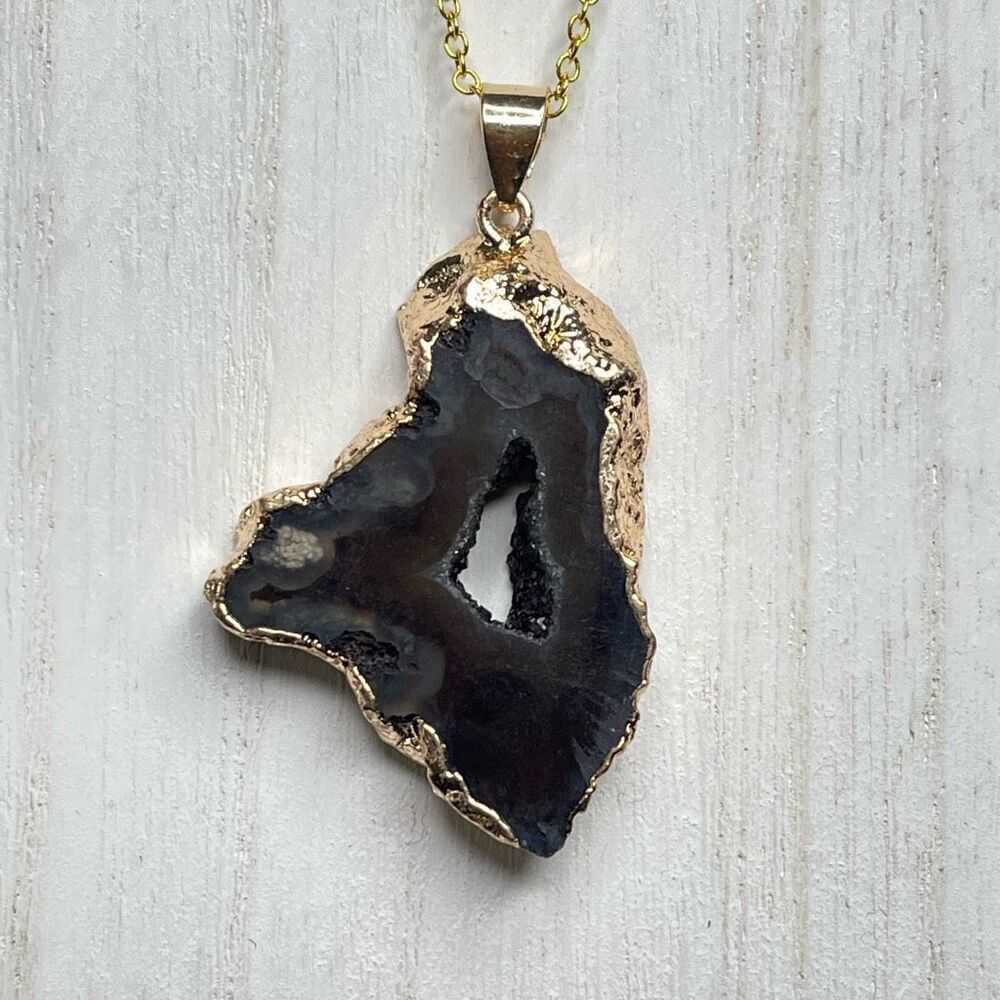 Brown druzy agate crystal quartz geode slice pendant necklace golden wrap gold t - Picture 6 of 13